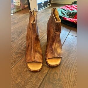 Bed Stu Onset Peep-toe Heeled Sandal Tan Driftwood Women’s Size 9.5